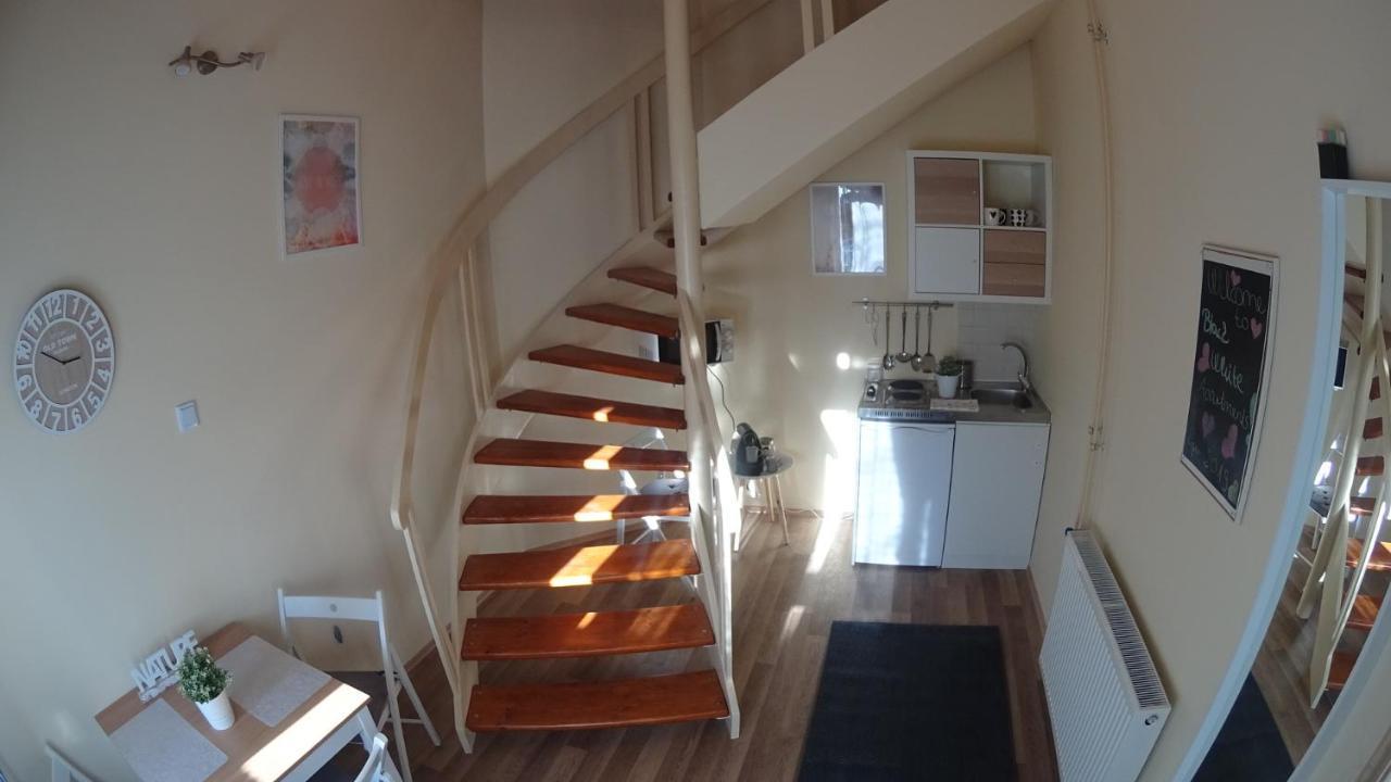 Black & White Apartments - White เอ็กเกอร์ ภายนอก รูปภาพ